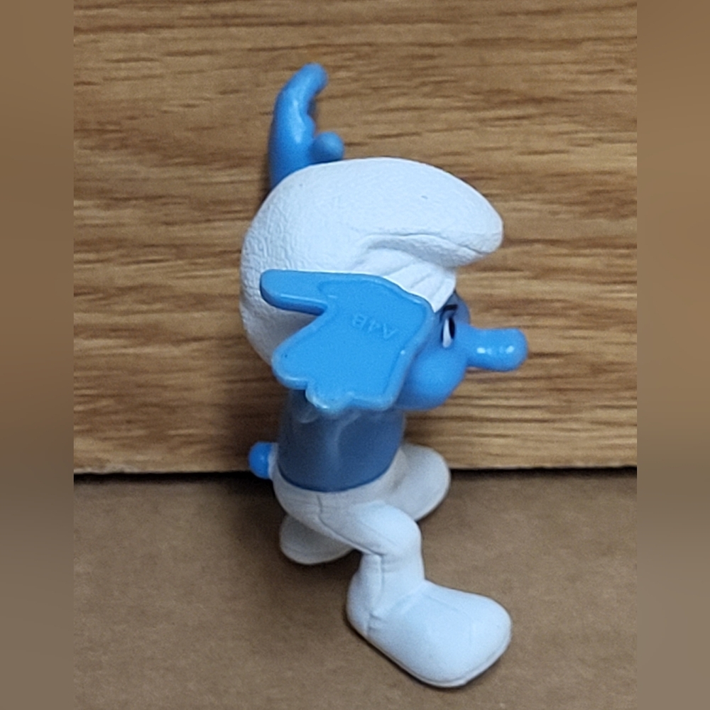 Mcdonald's 2013 Hefty Smurf Happy Meal Toy - Picture 2 of 7